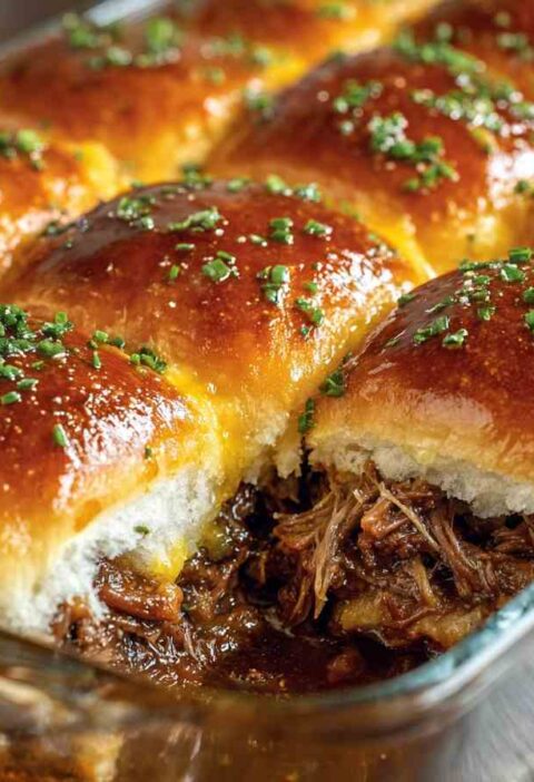 Easy Cheesy Pulled Beef Sliders Recipe Best Pulled Beef Sliders For Parties Slow Cooker Cheesy Pulled Beef Ideas Gourmet B...