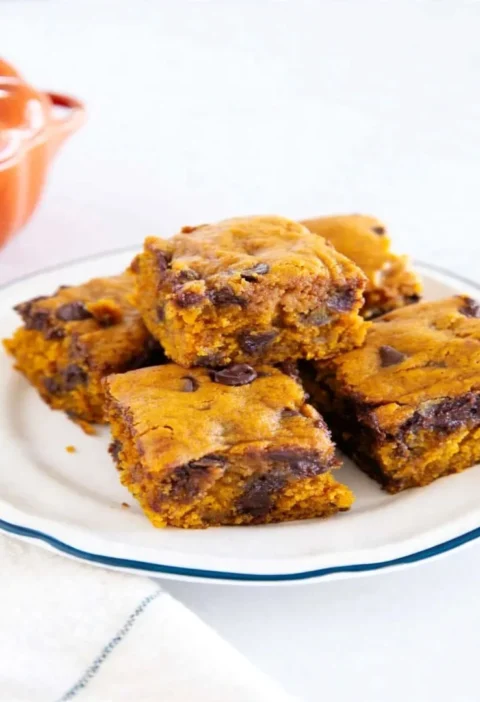 Pumpkin Chocolate Chip Cake