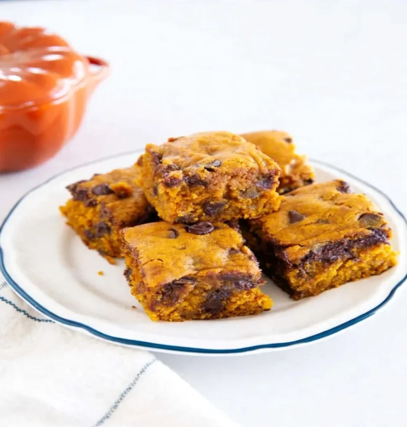 Pumpkin Chocolate Chip Cake